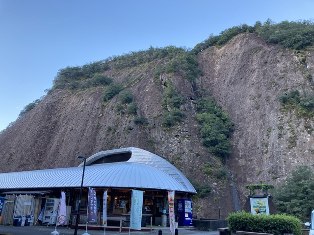 ６道の駅一枚岩