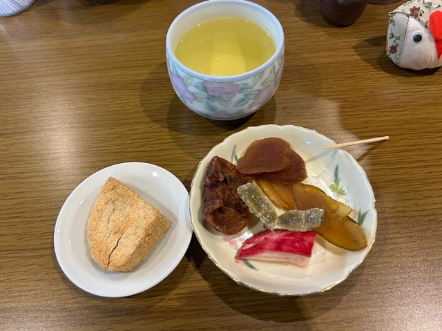 写真１７　おもてなしのお茶と手料理