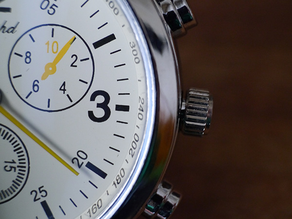 アマゾンで買った安物腕時計 真面目にレビューするブログ