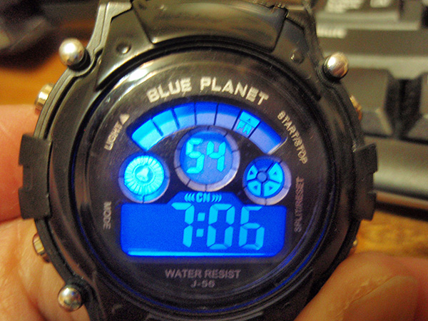 ダイソーの300円デジタル腕時計が予想以上に良かった 真面目にレビューするブログ ダイソーの300円デジタル腕時計が予想以上に良かった 真面目にレビューするブログ