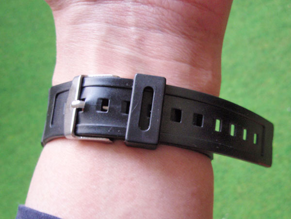 ダイソーの300円デジタル腕時計が予想以上に良かった 真面目にレビューするブログ ダイソーの300円デジタル腕時計が予想以上に良かった 真面目にレビューするブログ