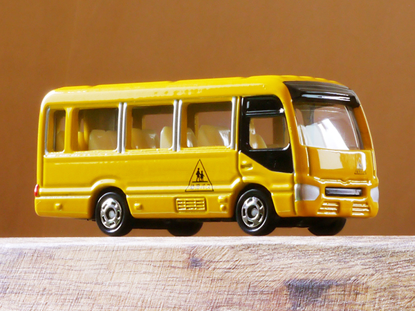 トミカ No.49 トヨタ コースター ようちえんバス : ミニカーの トミカ No.49 トヨタ コースター ようちえんバス : ミニカーの