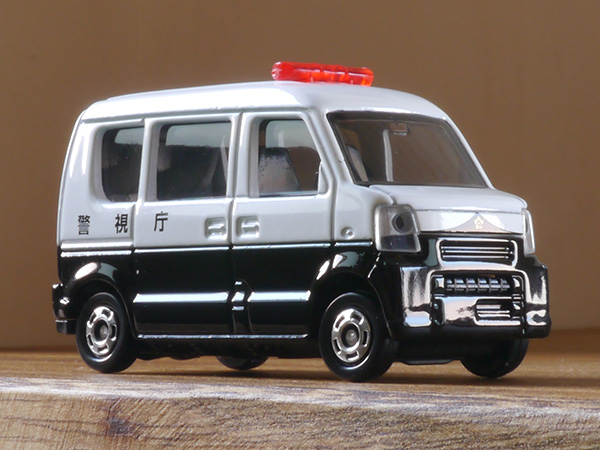 トミカ スズキ エブリィ パトロールカー ミニカーのレビューブログ2