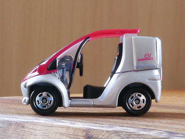 トミカ No 38 トヨタ車体 コムス ミニカーのレビューブログ2