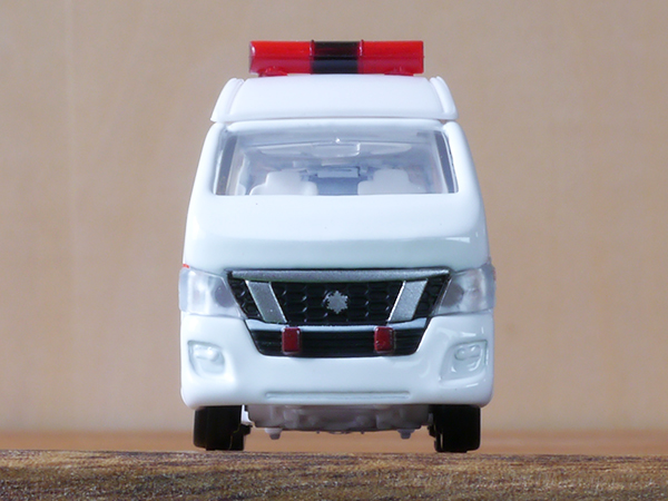 トミカ No.18 日産 NV350 キャラバン 救急車 : ミニカーの トミカ No.18 日産 NV350 キャラバン 救急車 : ミニカーの