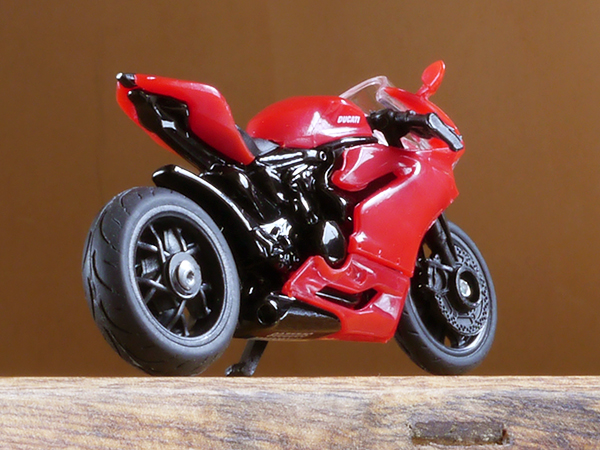 ハグベアー SIKU ドゥカティ パニガーレ 1299 SK1385 : ミニカーのレビュー