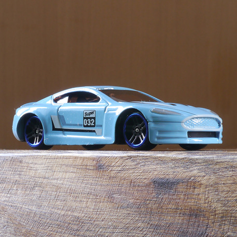 ダイソー スポーツカー(ミニ) アストンマーチン : ミニカーの