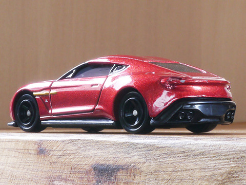 tomica-Aston-Martin (14)