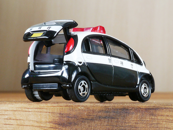 転がすと光る！テコロジートミカ TT-03 三菱 i-MiEV パトロール