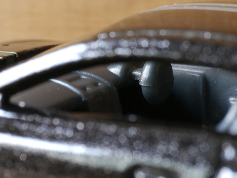 hot-wheels-Aston-Martin-DBS (11)