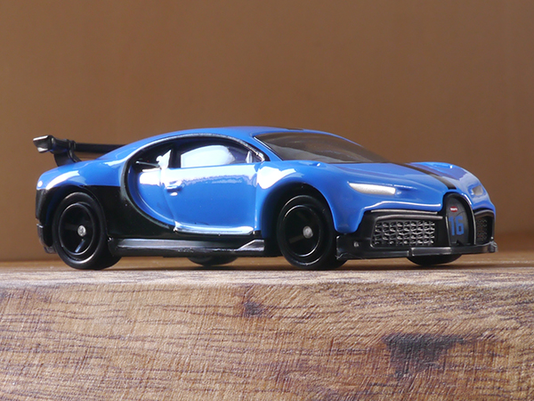 トミカ No.37 ブガッティ シロン ピュアスポーツ : ミニカーの