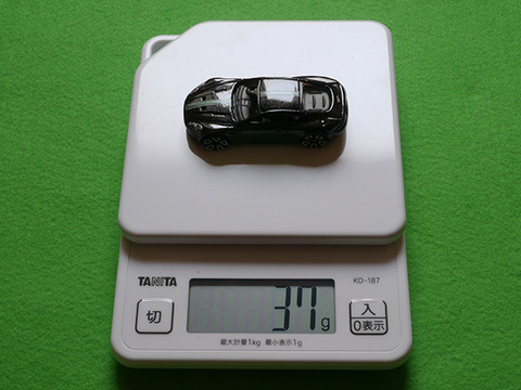 hot-wheels-Aston-Martin-DBS (16)