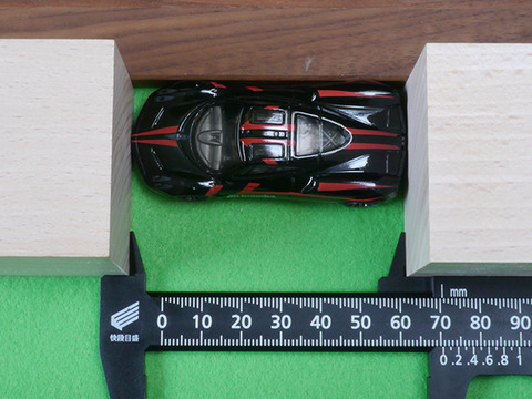 hot-wheels-Pagani-Huayra (15)