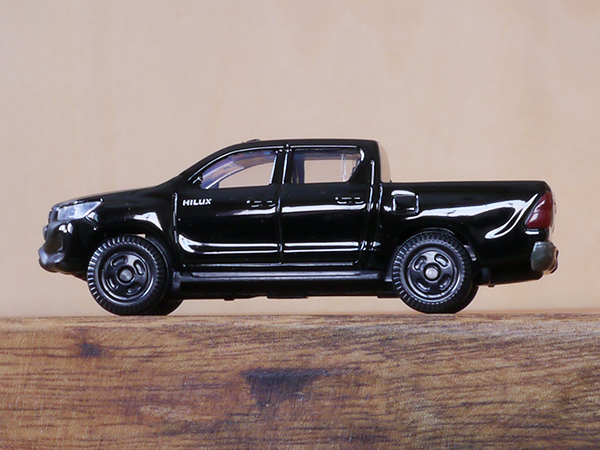 トミカ No.67 トヨタ ハイラックス : ミニカーのレビューブログ2
