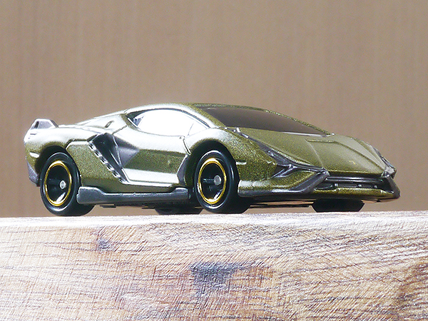 トミカ No.89 ランボルギーニ シアン FKP 37 : ミニカーの