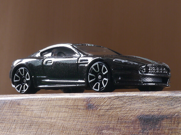 ホットウィール アストンマーティンDBS : ミニカーのレビューブログ2