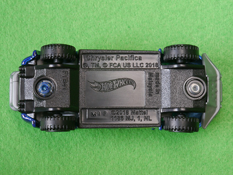 Hot-Wheels-CHRYSLER-PACIFICA (14)