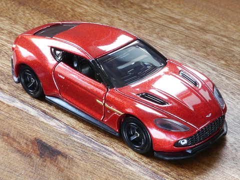 tomica-Aston-Martin (7)