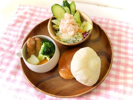 本日のまかないは ソーセージとざく切り野菜の ポトフ です まかない日誌 秋コスグループ 風俗グループ