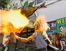 【普通に放火事件】ライブハウスで油をまいて火つける・・・対バン相手の危険行為を受け、ガールズバンドが出演を取りやめる事態に。