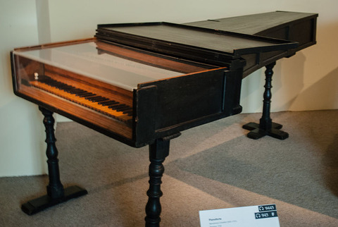 800px-Pianoforte_Cristofori_1720