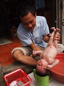 カンボジアに笑顔がいっぱい 11年08月26日