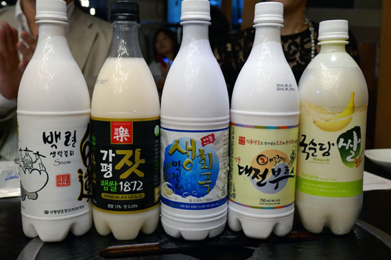 新大久保で開かれた韓国地マッコリ試飲会 初めて飲む地マッコリ味にびっくり 東京マッコリギャラリー マッコリソムリエ 新大久保で開かれた韓国地マッコリ試飲会 初めて飲む地マッコリ味にびっくり 東京マッコリギャラリー マッコリソムリエ
