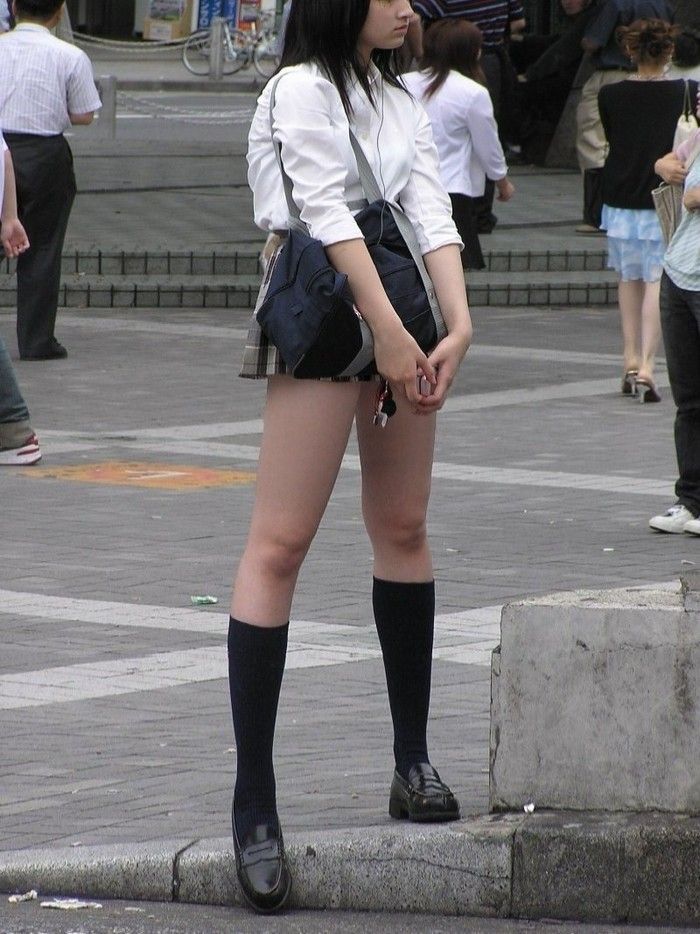 女子高生のムチムチ太もも画像 素人女神のエロ画像 女子高生のムチムチ太もも画像 素人女神のエロ画像