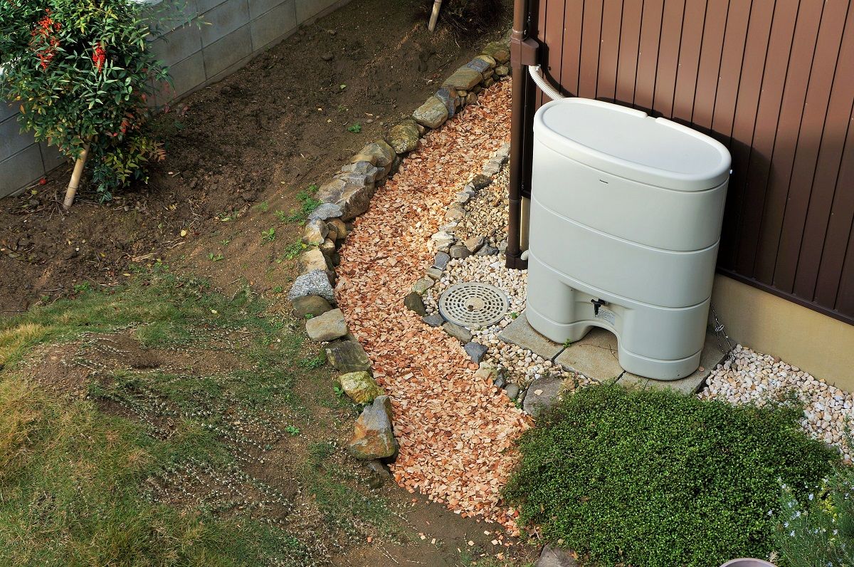 diy庭造り 小道をウッドチップ舗装する 牧 建築工房 diy庭造り 小道をウッドチップ舗装する 牧 建築工房