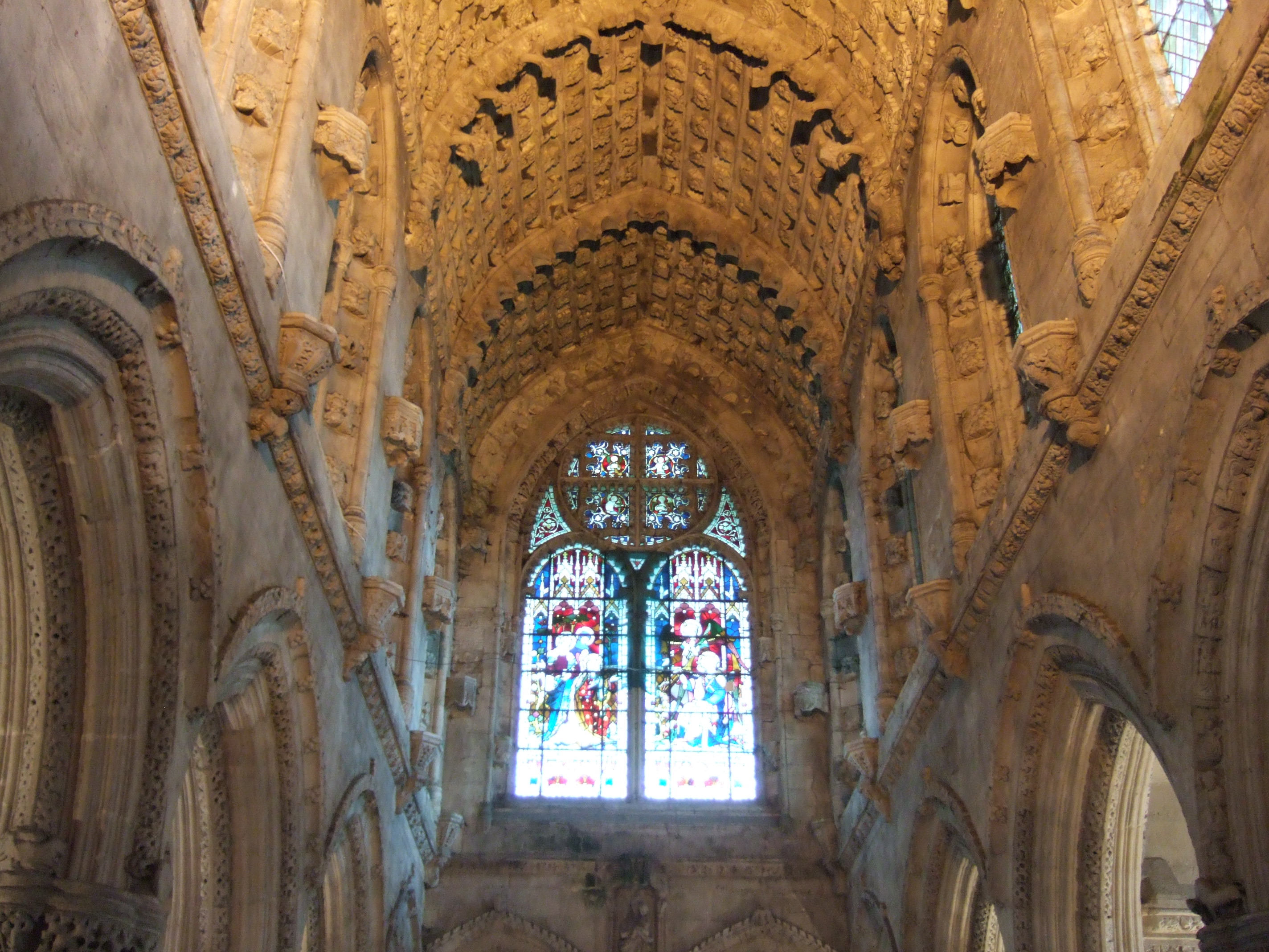 ダヴィンチコードのロケ地 ロスリン礼拝堂 旅行とワイン大好き おいしいおまけ付