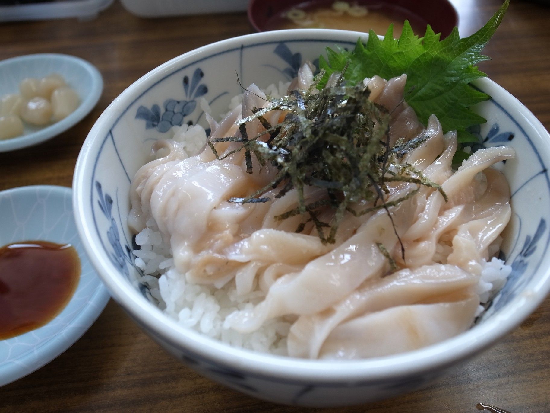 14年道南の旅 5月の苫小牧で生ホッキ丼 苫小牧 マルトマ食堂 北海道ひとり旅 憧れの大地へ 旅のブログ