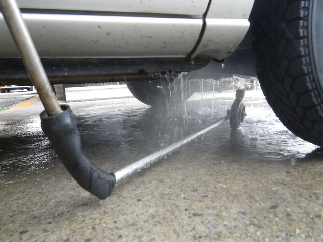 車の下はきれいですか 下回りスチーム洗浄 石川県金沢市 マコトオートサービスの職人なブログ