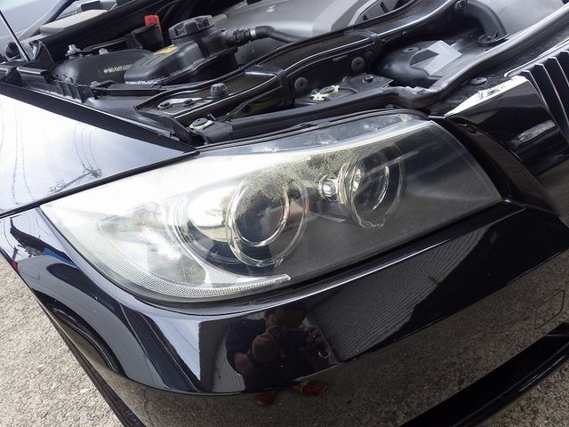 黄ばんだヘッドライト 磨き修理 石川県金沢市 Bmw E90 マコトオートサービスの職人なブログ