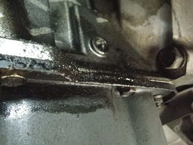 エンジンオイル漏れ 滲み 発見したら ワコーズ エンジンシールコート 石川県金沢市 マコトオートサービスの職人なブログ