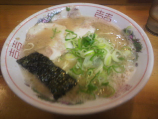 とんぱーれ ラーメン 500円 <br>
たまに食すととても美味しいぞ!!。<br>