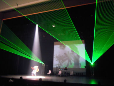 演出照明で面白い Lighting Craftブログ ダンス発表会 レーザー演出 演出照明で面白い Lighting Craftブログ ダンス発表会 レーザー演出