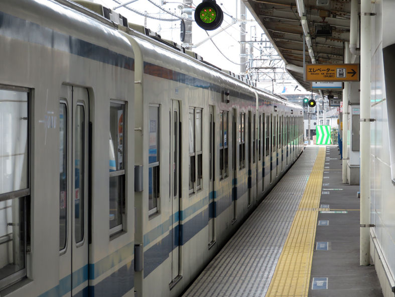 東武野田線の東岩槻駅1番線ホーム［4437］ : さいたま考現学