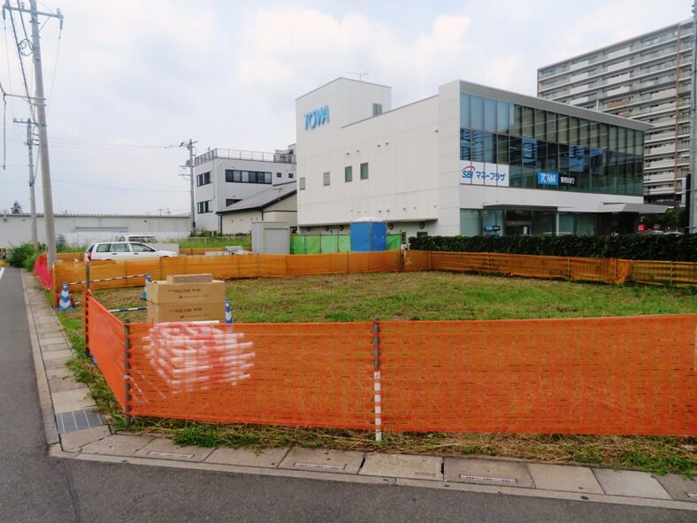 ポールコーンと 車止めアーチ 5694 埼玉考現学