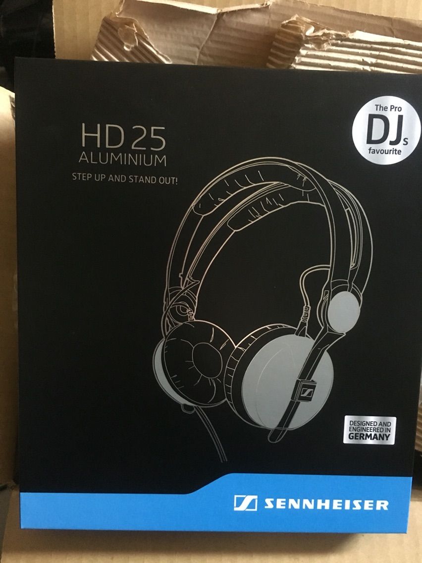 ヘッドホン SENNHEISER HD25 ALUMINIUM Sennheiser HD25 Aluminium Review - MusicTech