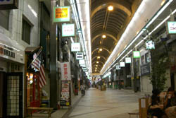札幌市内の観光地 狸小路商店街