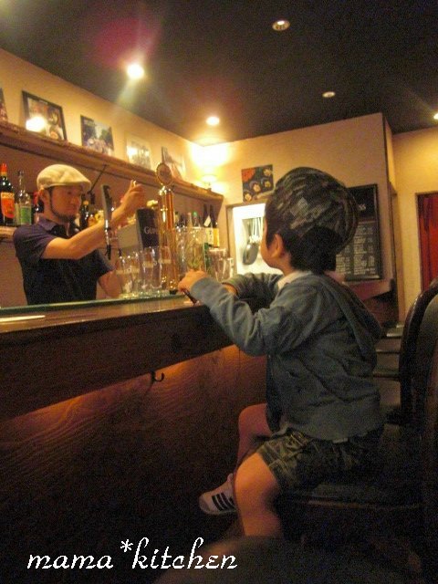 かっこいいbar 2歳児 カウンターに座る Mama Kitchen Powered By ライブドアブログ