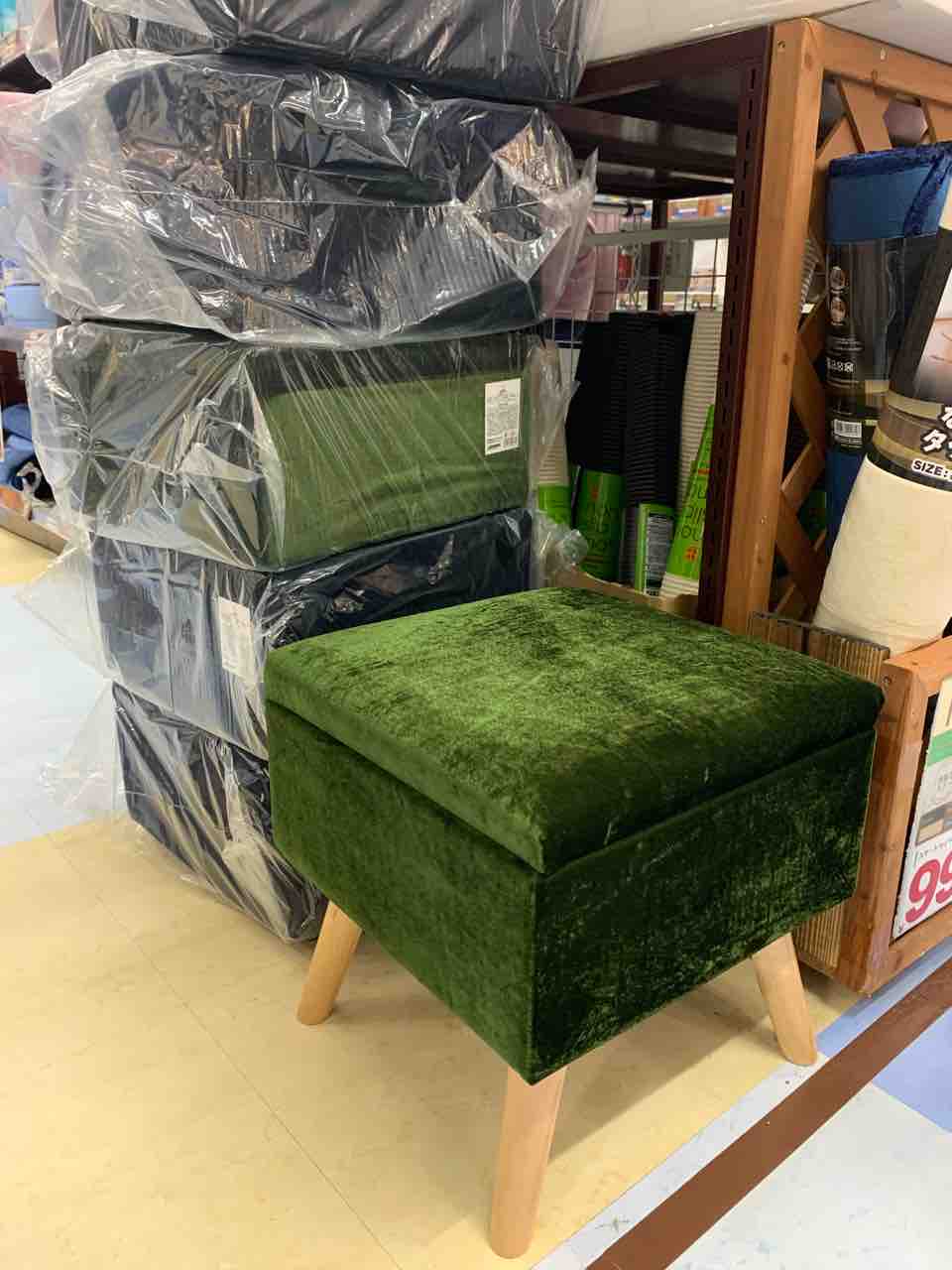 ドンキでオットマンチェアもどき買った 明日は明日の風が吹く ドンキでオットマンチェアもどき買った 明日は明日の風が吹く