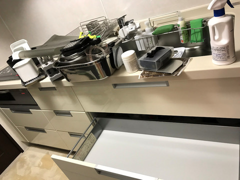 モノと収納の見直しキッチンシンク下引き出し