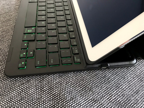 iPadのキーボード一体型ケース