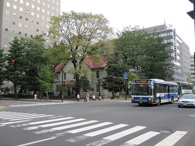 640px-Sapporo-Clock-Tower