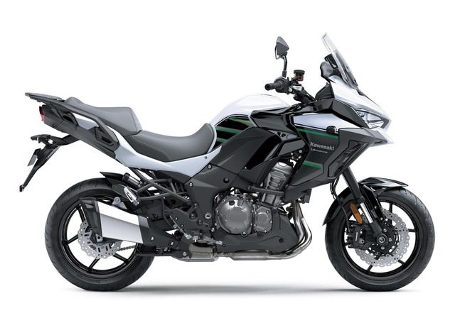 Versys1000_Pearl Flat Stardust White Metallic Flat Spark Black