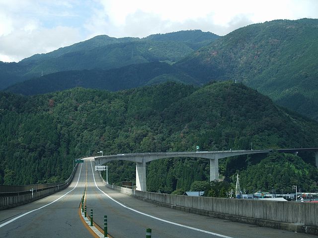 油坂峠道路