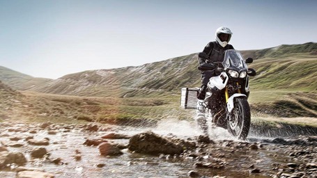 2013-Yamaha-XT1200Z-Super-Tenere-EU-Competition-White-Action-001