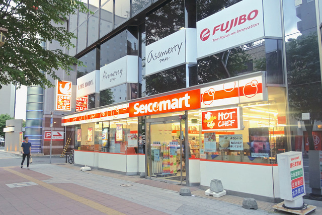コンビニ業界に激震、セイコーマートが店内に寿司屋をオープン