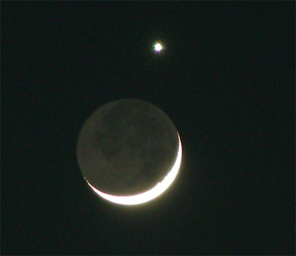月と金星がきれい